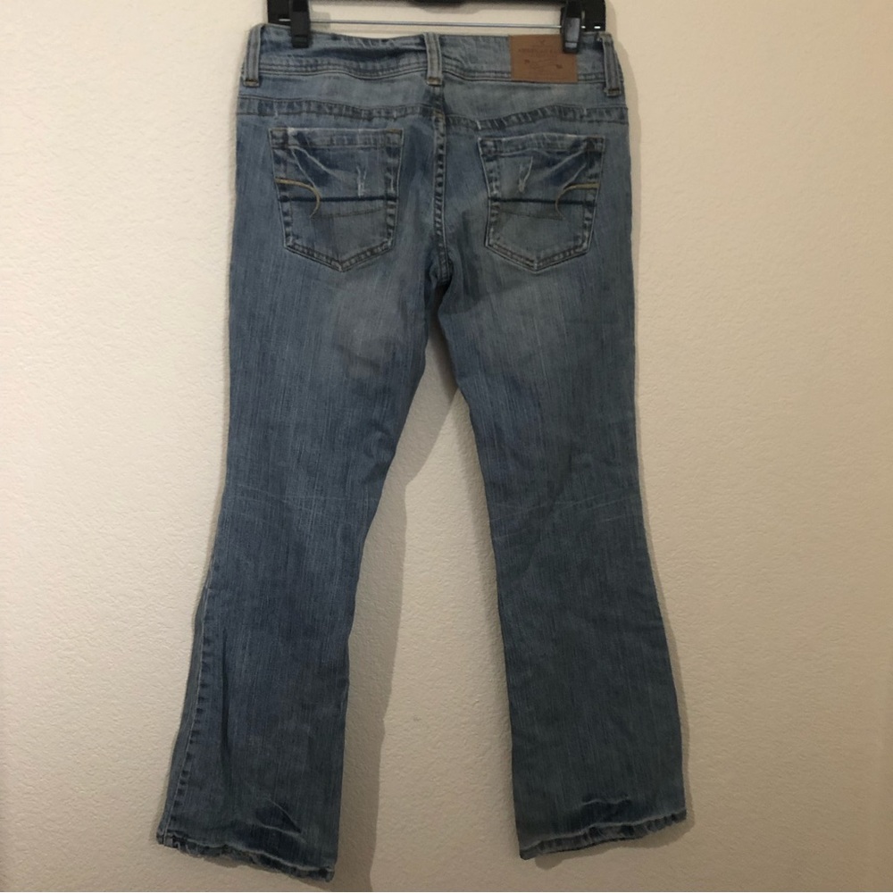 AMERICAN EAGLE Womens 6 Short Jeans Light Wash Low Rise Flare - Picture 11 of 14